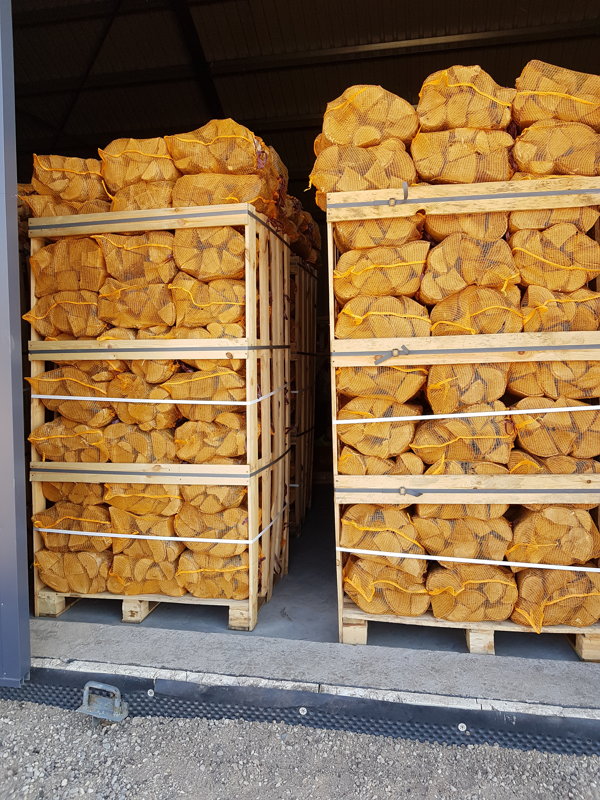 Kiln dried firewood in 20 l bags photo 2
