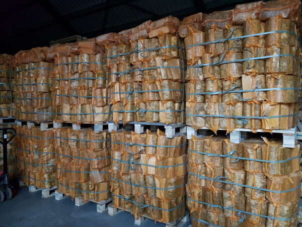 Oak firewood in 22 l bags photo 2